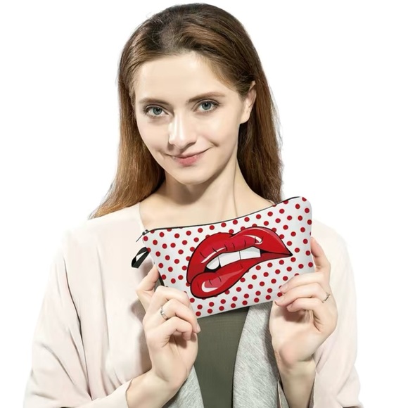 Red Lips Print Cosmetics Zipper Pouch- New - Picture 6 of 9